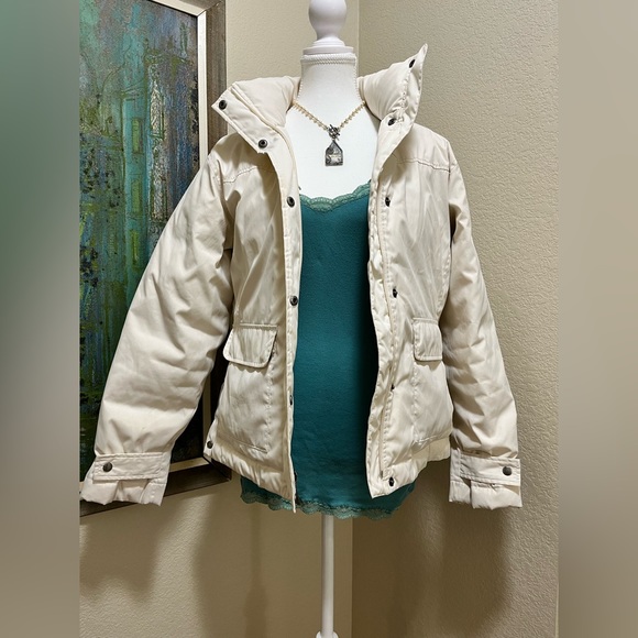 Women’s Columbia Down Jacket with Detachable Hood - Picture 3 of 16